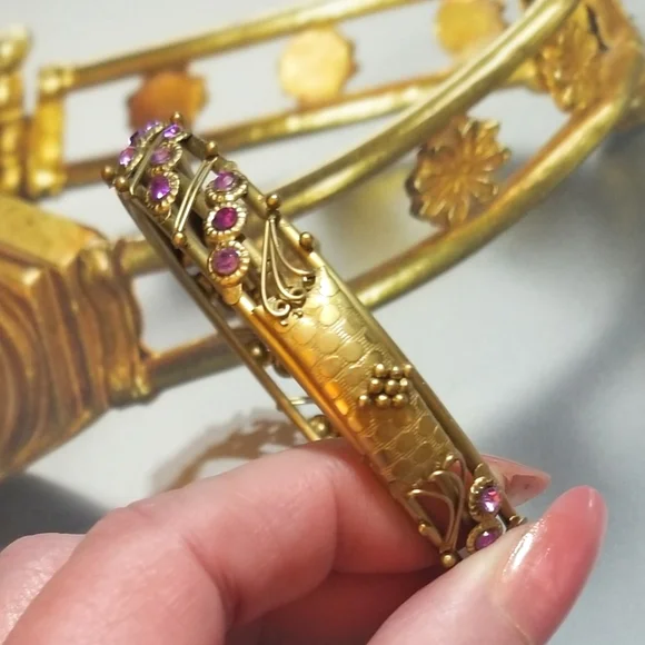 VTG Etruscan Revival Ruby Pink Rhinestone Bangle Bracelet - Picture 6 of 8